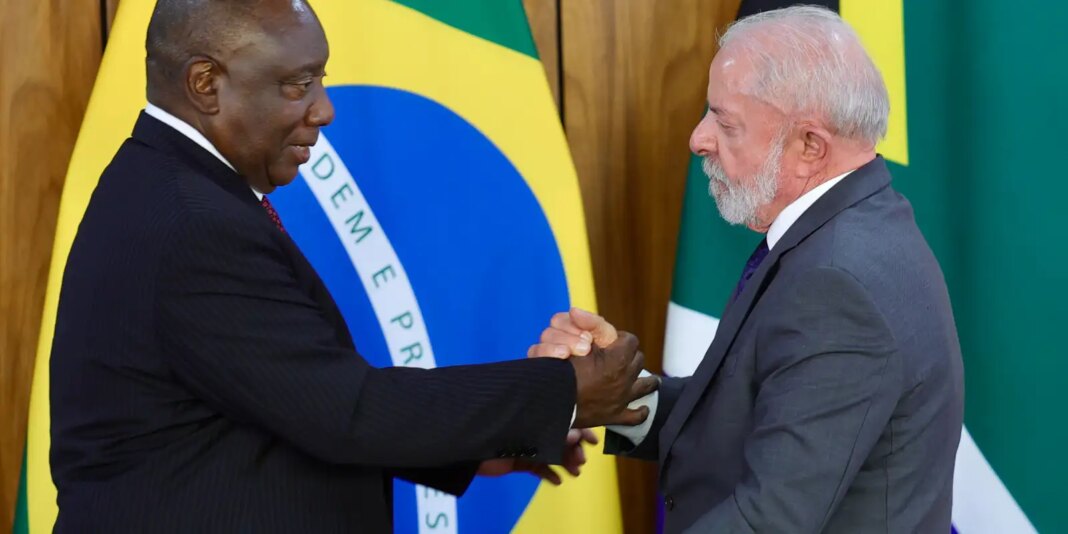 Lula e Ramaphosa Debatem Autonomia e Defesa em Encontro no Brasil Lula e Ramaphosa Debatem Autonomia e Defesa em Encontro no Brasil