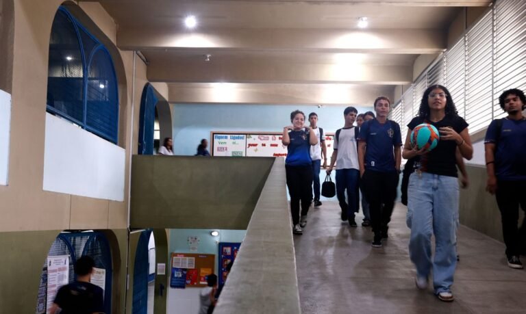 Pé-de-Meia libera sexta parcela para estudantes do ensino médio