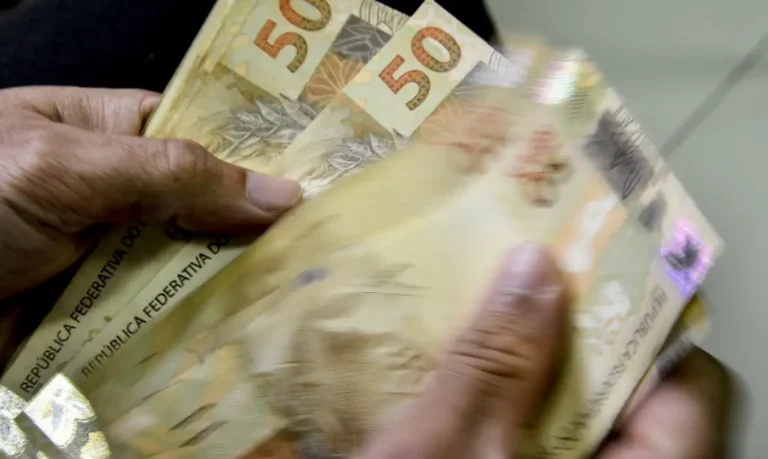 Governo inicia 3ª fase do Desenrola com chamamento para bancos