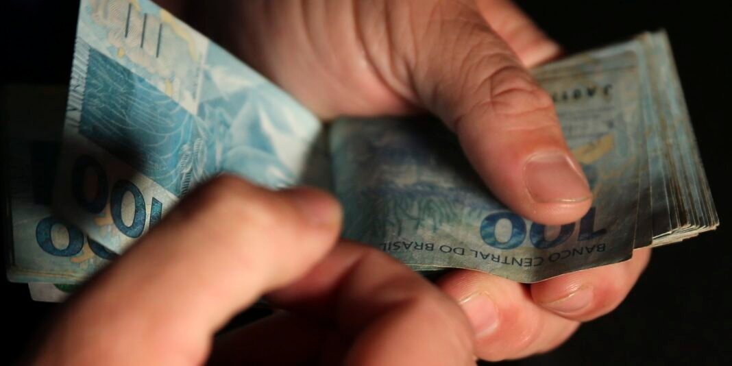 Cidadãos de Minas Gerais Podem Sacar FGTS Após Chuvas Intensas