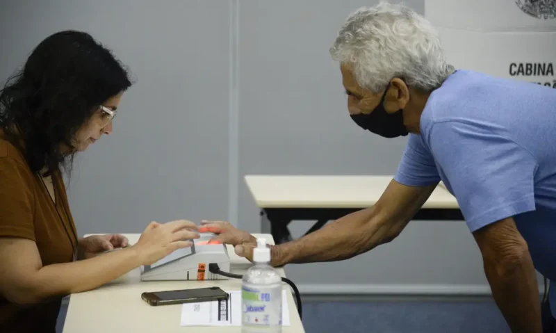 Aposentado que votar nas eleições estará isento da Prova de Vida do INSS