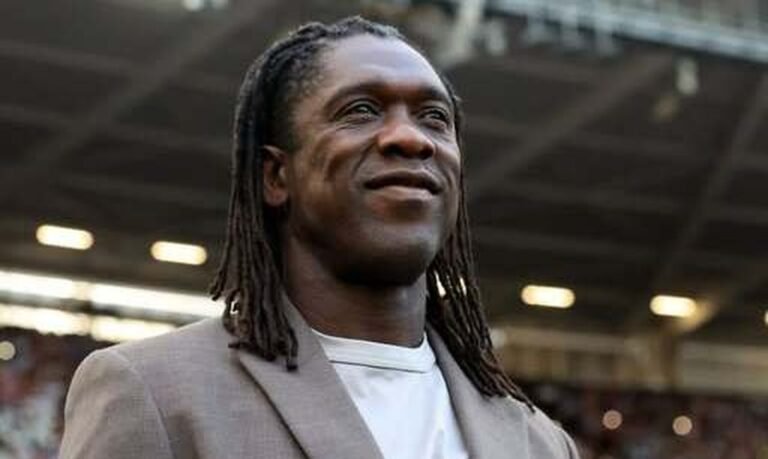 Corinthians oficializa Seedorf como novo técnico até 2027