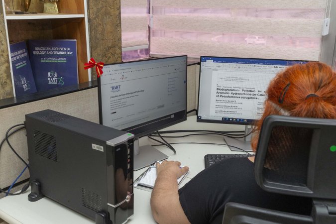 Revista Científica do Tecpar Celebra Aniversário com Pesquisadores Paranaenses