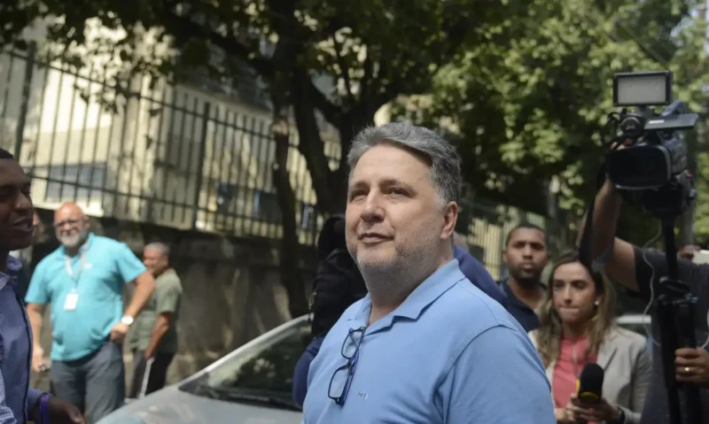 TSE anula votos de Garotinho e Douglas Ruas é eleito governador do RJ