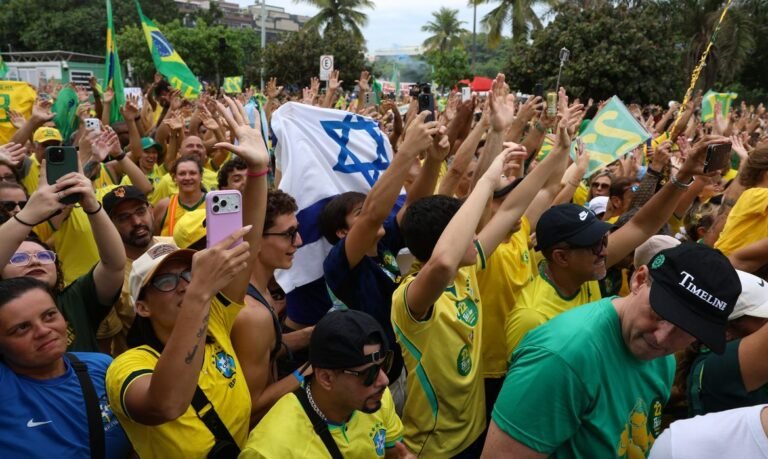 Ministério da Igualdade Racial pede investigação de racismo em ato pró-Flávio Bolsonaro