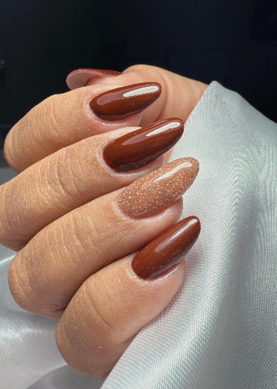 Dermatologistas e nails designers alertam sobre as mudanças na realização de esmaltação em gel e alongamento nas unhas