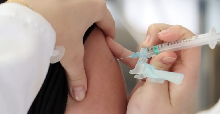 Vacinação contra meningite é ampliada para jovens de 11 a 24 anos em Londrina