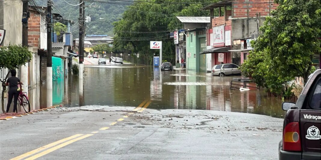 Tempestades no Litoral de SP Deixam 19 Mortos