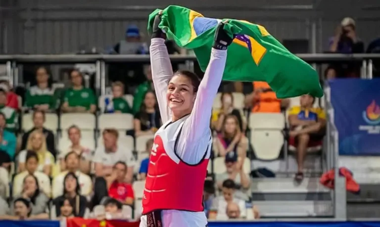 Maria Clara Pacheco conquista ouro na etapa de Paris do Grand Prix de Taekwondo