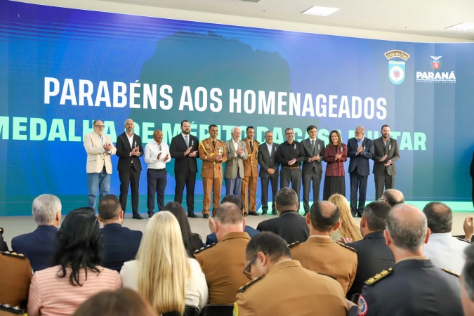 Casa Militar do Paraná Comemora 98 Anos com Homenagens Casa Militar do Paraná Comemora 98 Anos com Homenagens