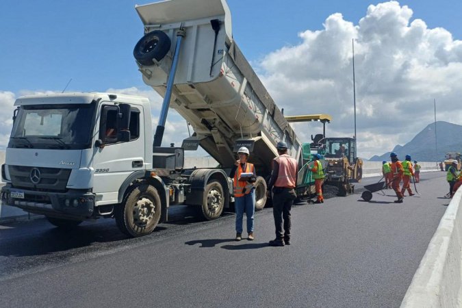 Avanços na Pavimentação e Iluminação da Ponte de Guaratuba Avanços na Pavimentação e Iluminação da Ponte de Guaratuba