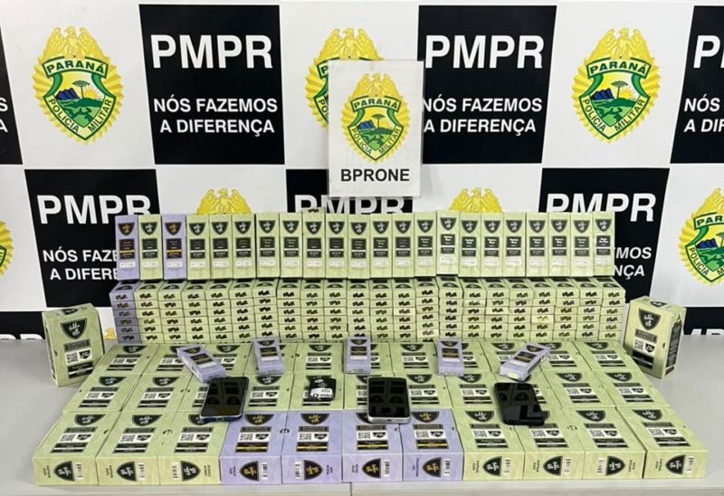 Polícia Militar apreende 400 vapes de maconha e prende dois em Curitiba